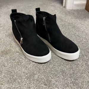 Brand New Soda Women’s shoe - size 7